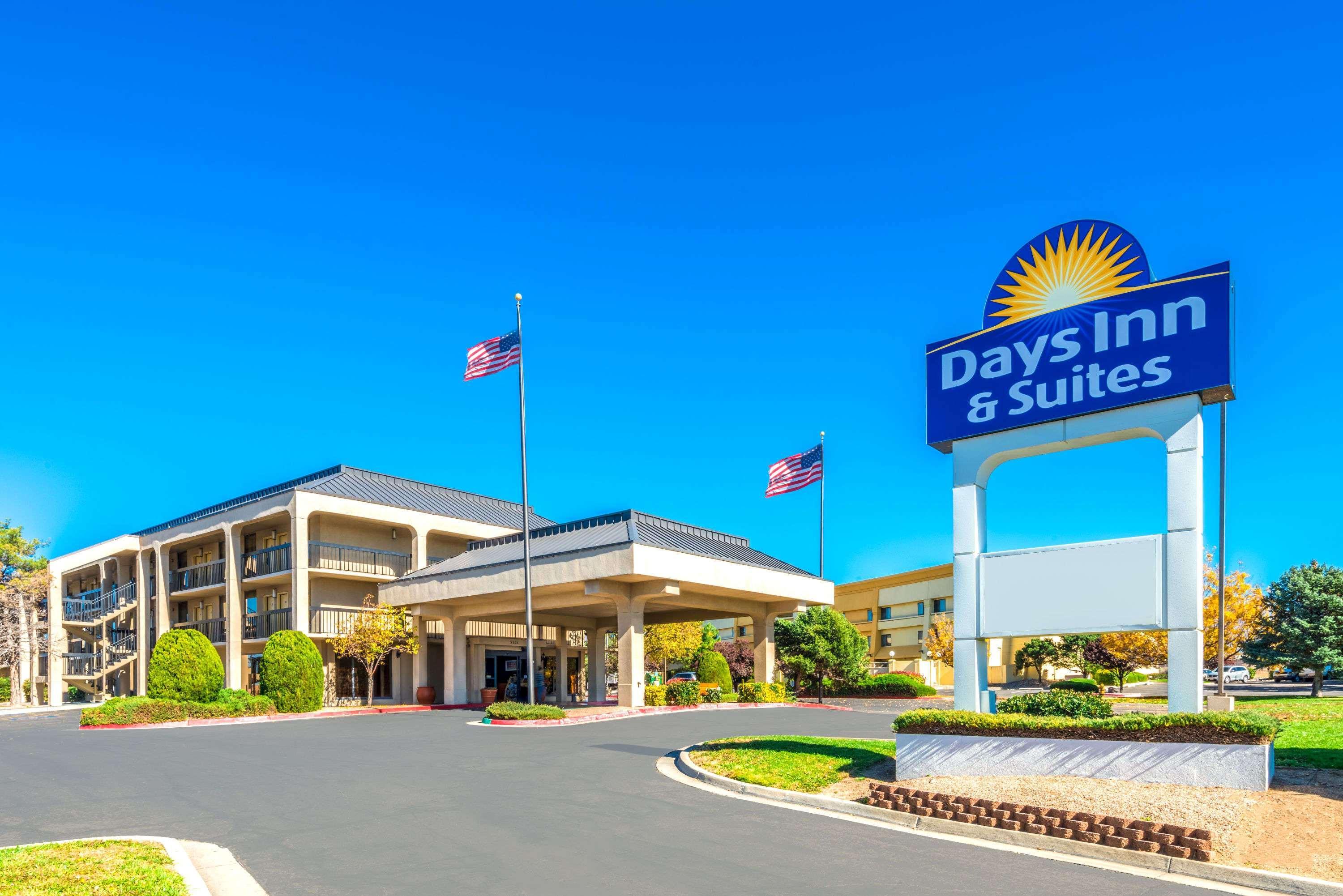 Days Inn & Suites By Wyndham Albuquerque North Exteriér fotografie